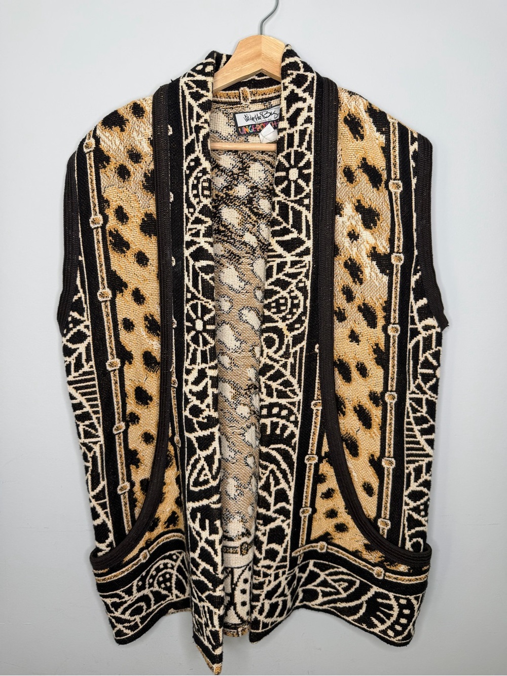 Women’s it’s in the bag open front knit vest leopard print Large